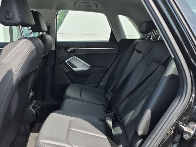 More views of Audi Q3