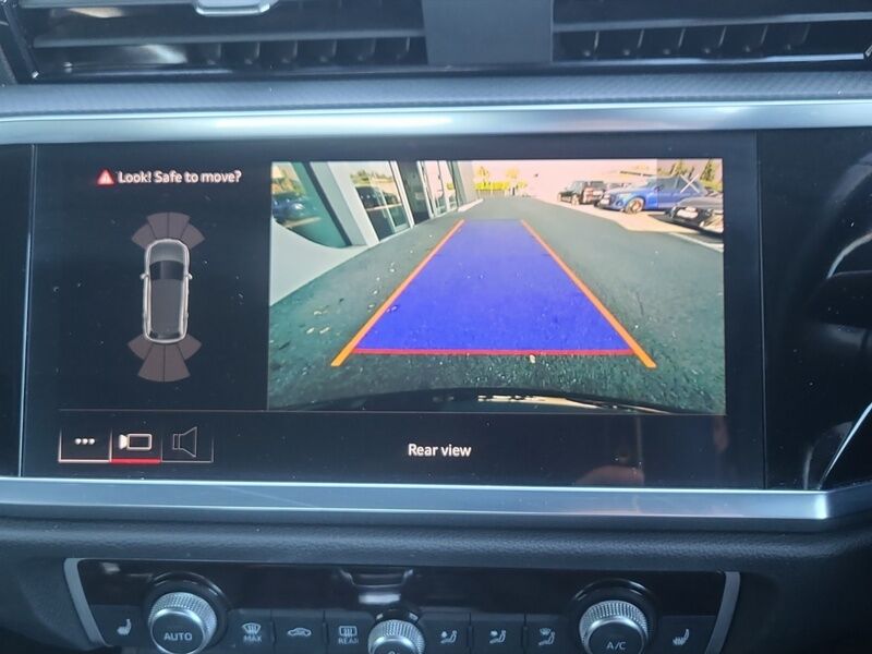 More views of Audi Q3