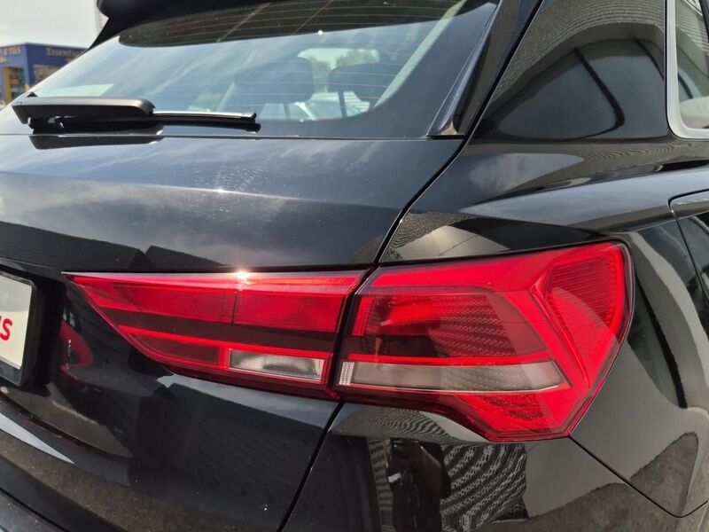 More views of Audi Q3