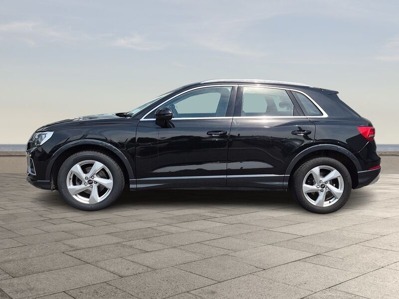 More views of Audi Q3
