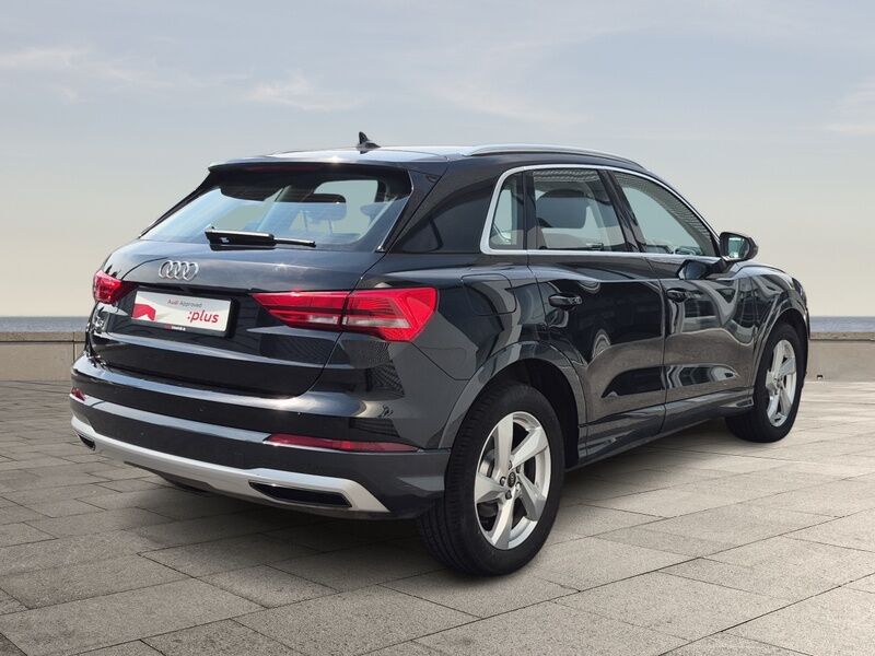 More views of Audi Q3