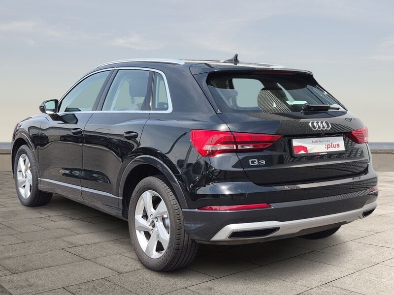 More views of Audi Q3
