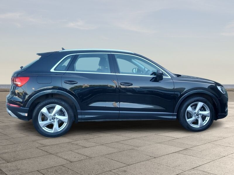 More views of Audi Q3