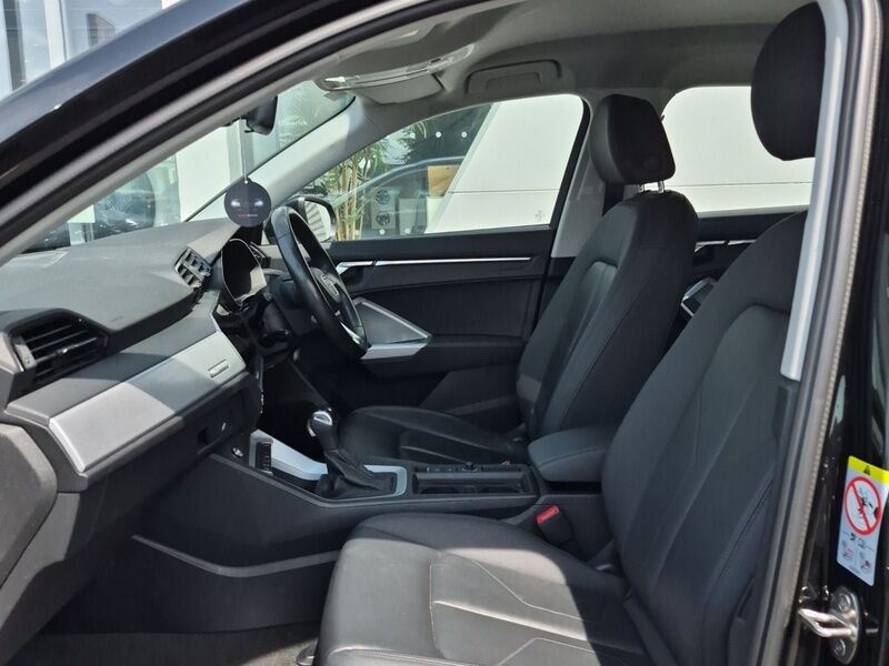 More views of Audi Q3