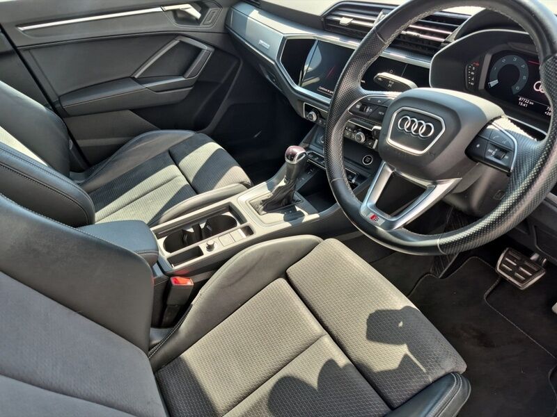 More views of Audi Q3