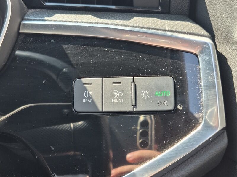 More views of Audi Q3