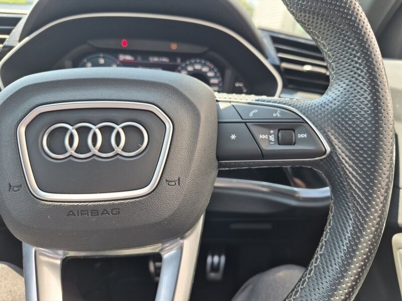 More views of Audi Q3