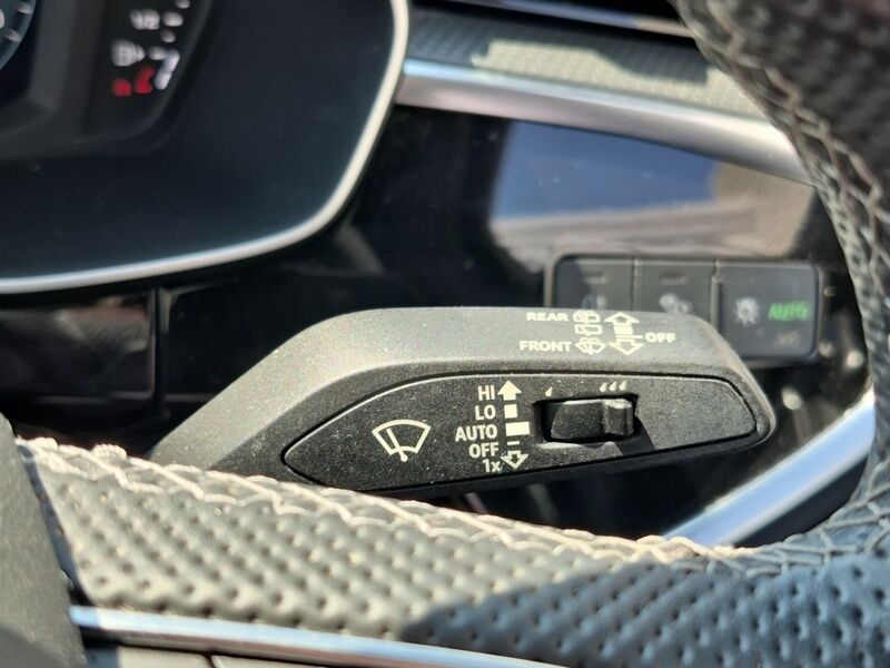 More views of Audi Q3