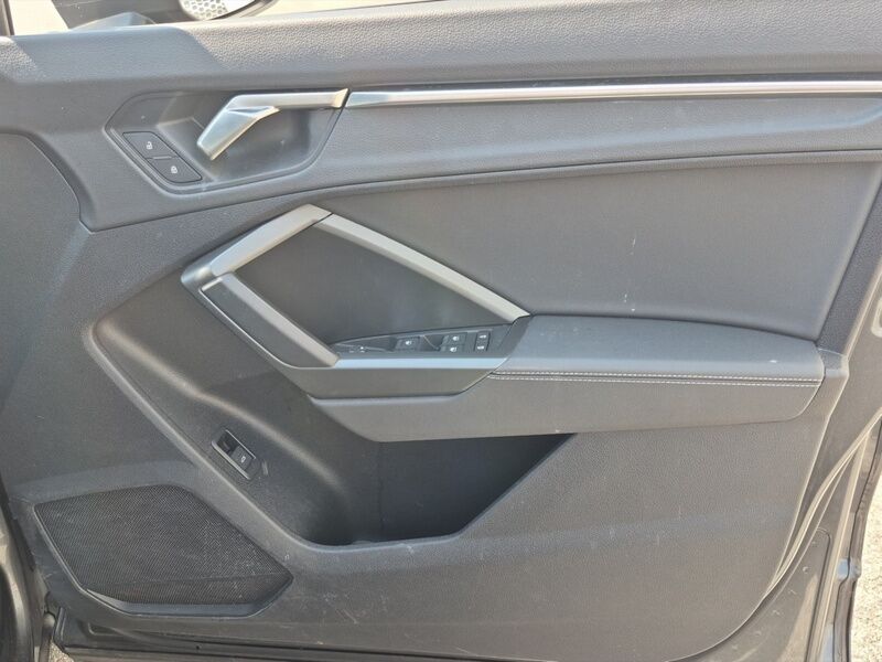 More views of Audi Q3