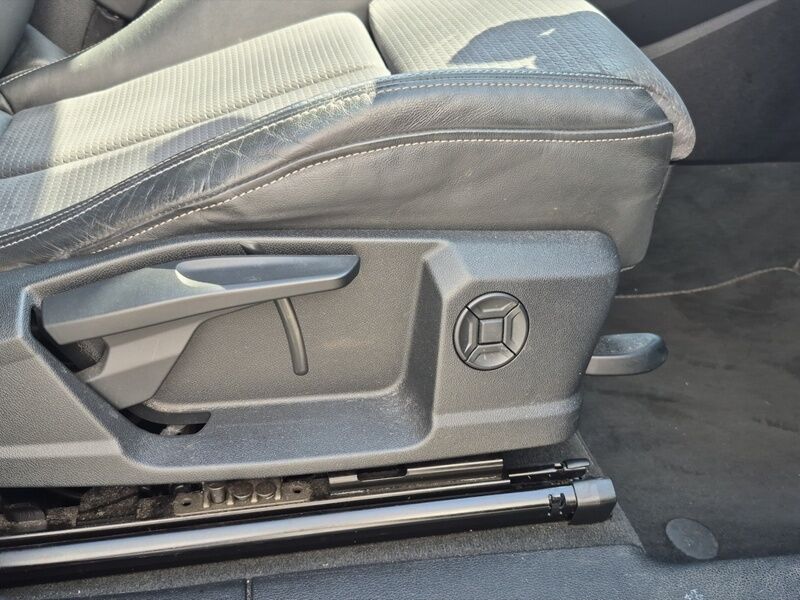 More views of Audi Q3