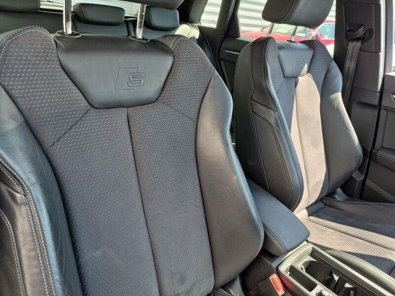 More views of Audi Q3