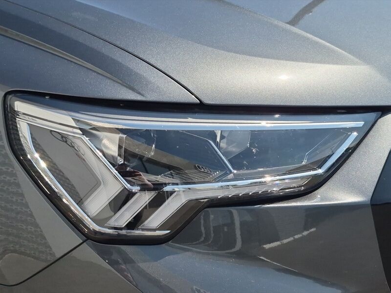 More views of Audi Q3