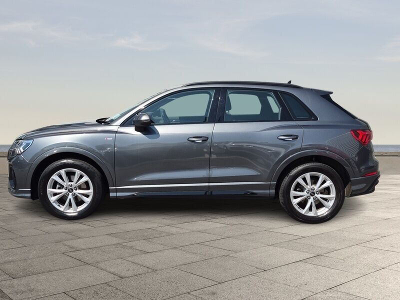 More views of Audi Q3