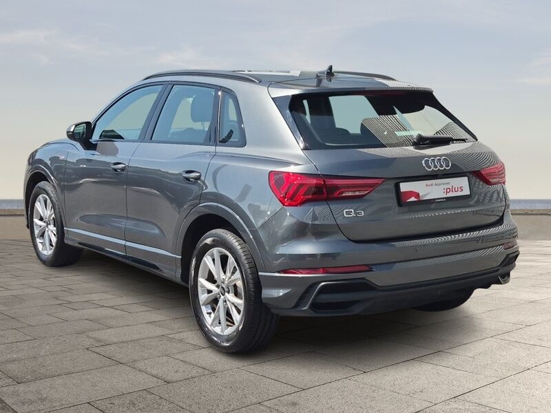 More views of Audi Q3