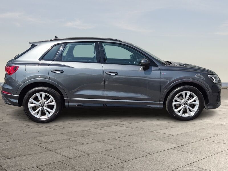 More views of Audi Q3