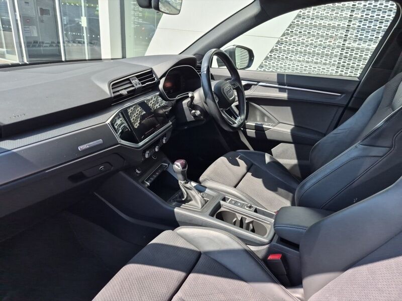 More views of Audi Q3