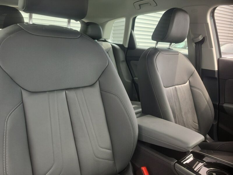 More views of Audi Q3