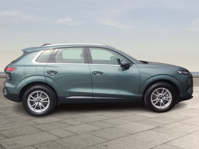 More views of Audi Q3