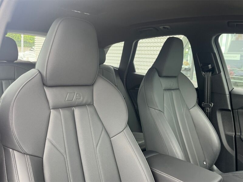More views of Audi Q5