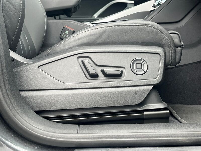 More views of Audi Q5