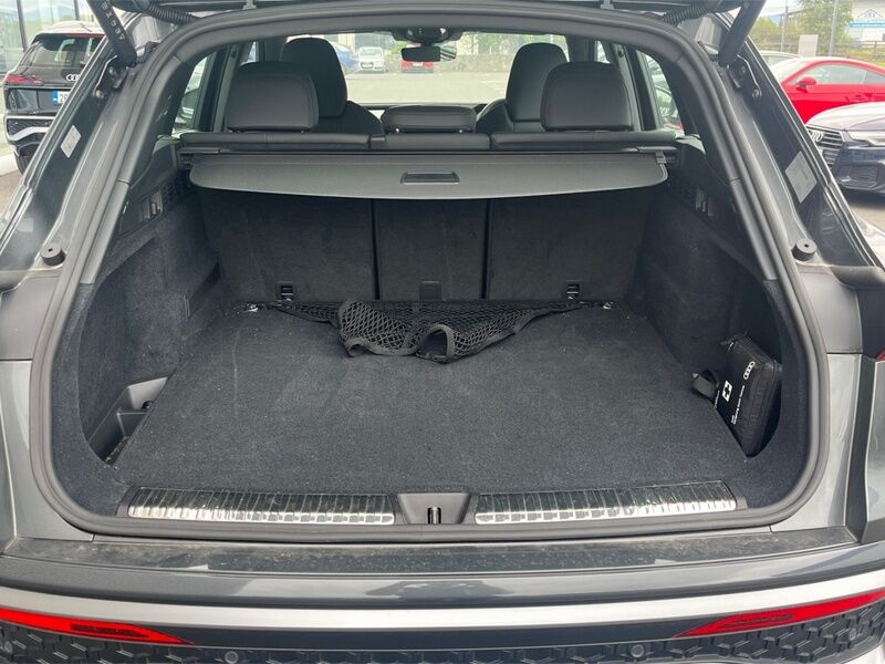 More views of Audi Q5
