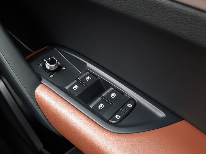 More views of Audi Q5
