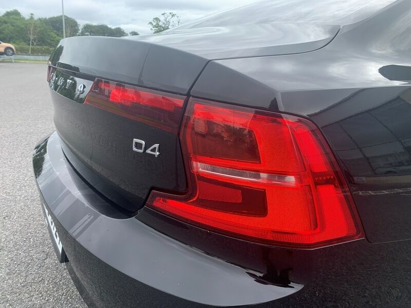 More views of Volvo S90