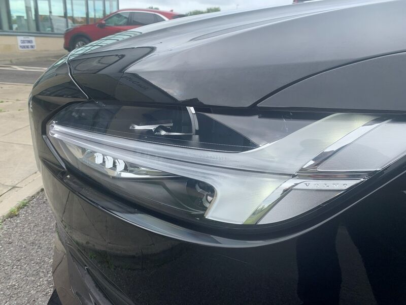 More views of Volvo S90