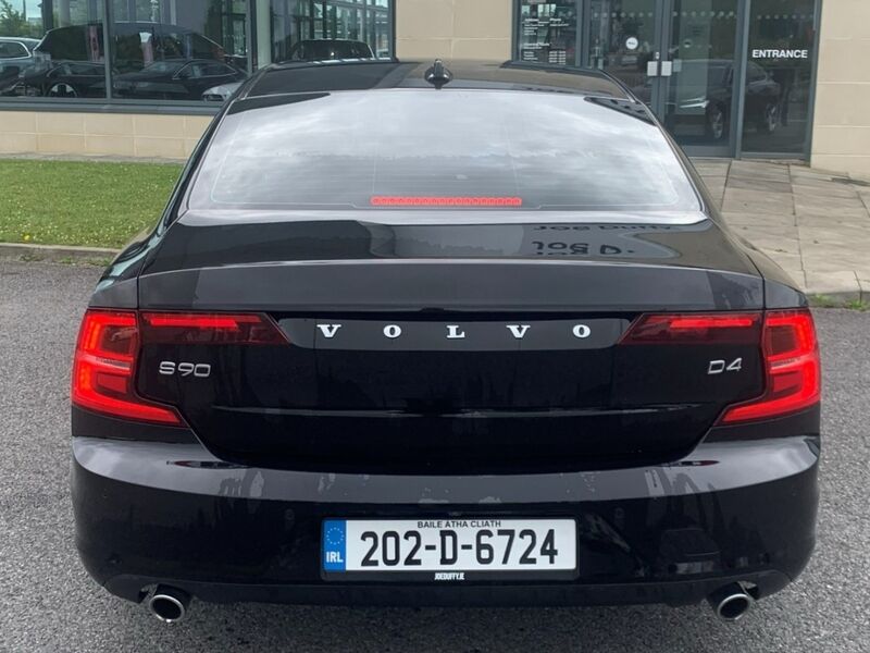 More views of Volvo S90