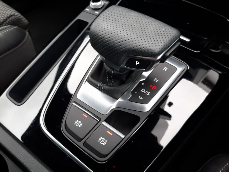 More views of Audi Q5