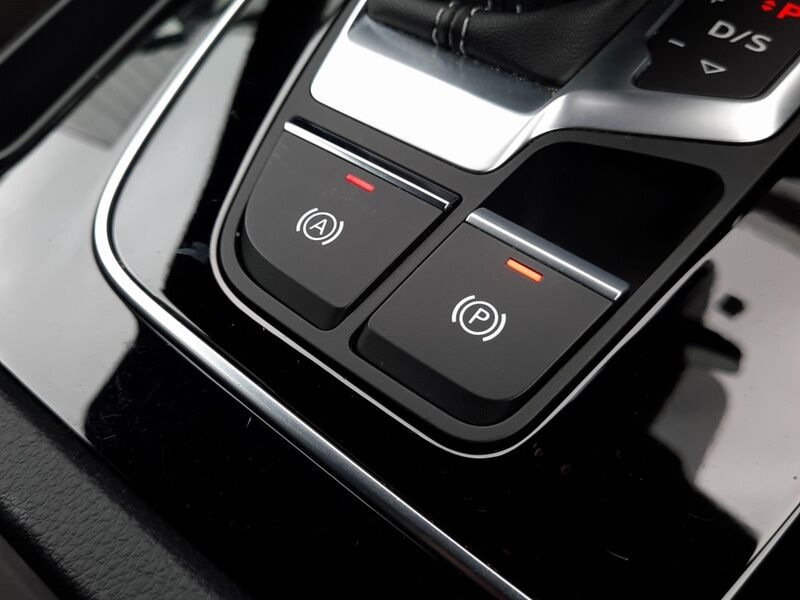 More views of Audi Q5