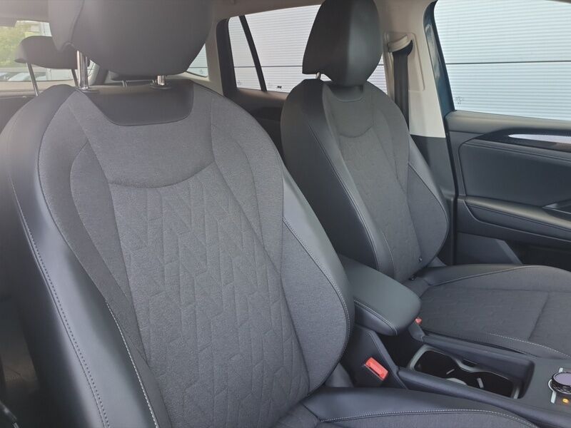 More views of Volkswagen Tiguan