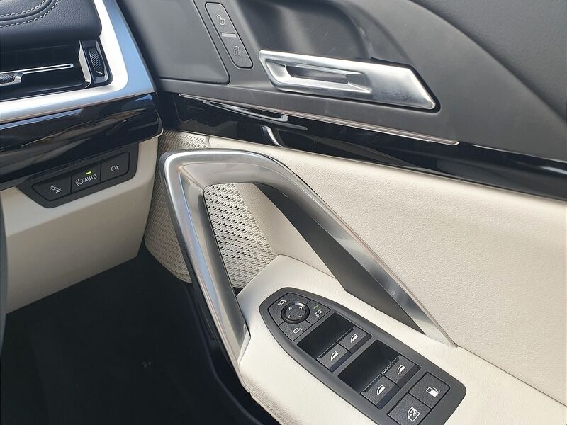 More views of BMW X1