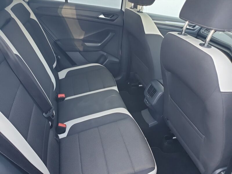 More views of Volkswagen T-Roc
