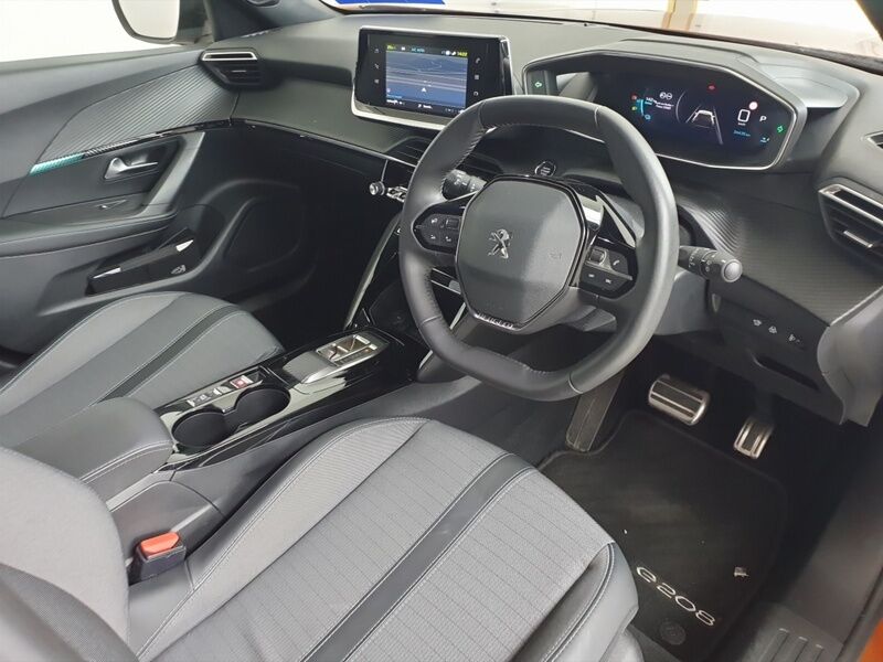 More views of Peugeot 2008