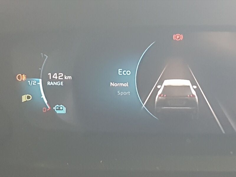 More views of Peugeot 2008