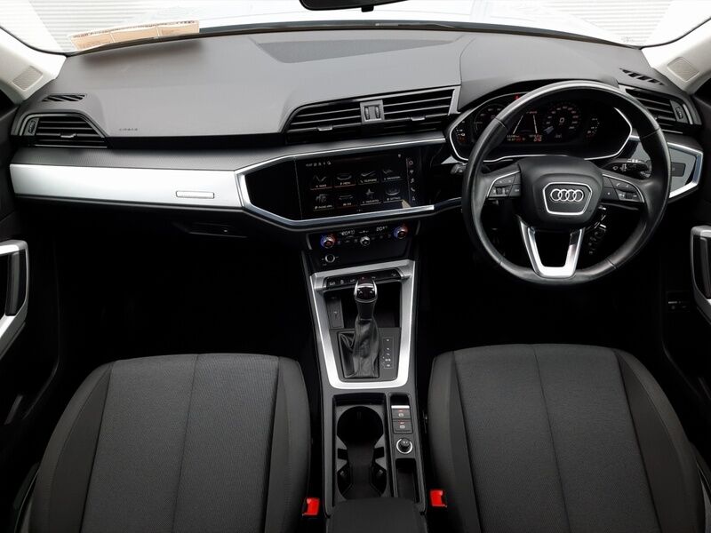 More views of Audi Q3