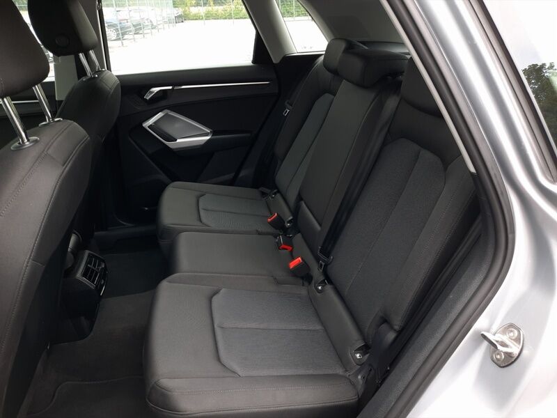 More views of Audi Q3