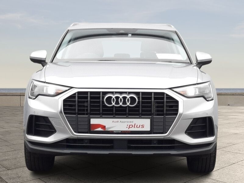More views of Audi Q3