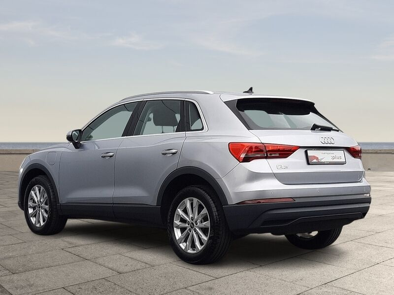 More views of Audi Q3