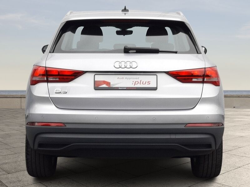More views of Audi Q3