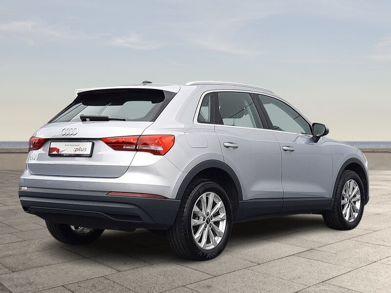 More views of Audi Q3