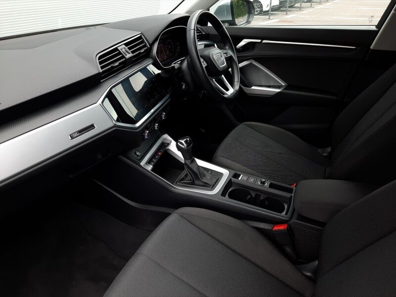 More views of Audi Q3