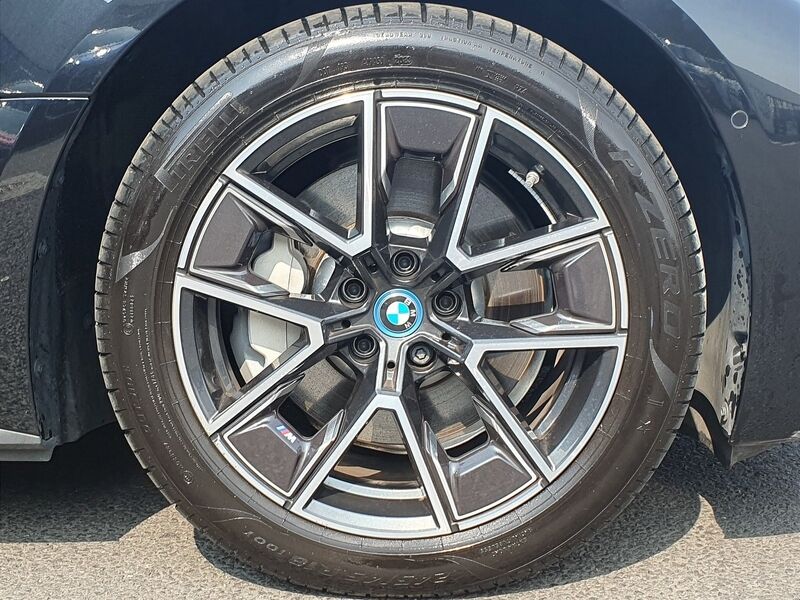 More views of BMW i4