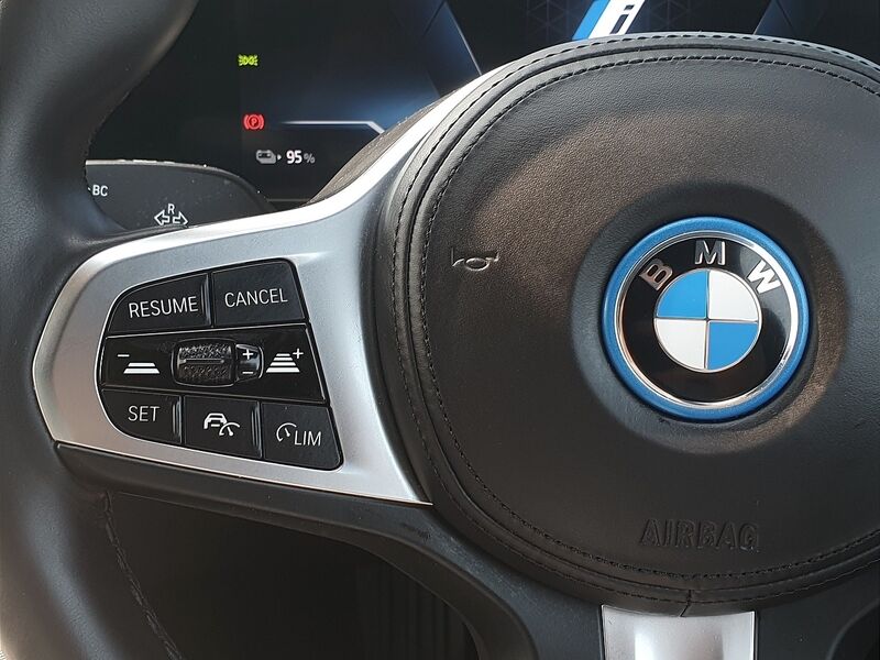 More views of BMW i4