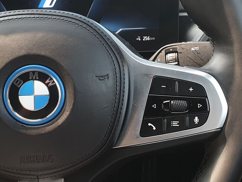 More views of BMW i4