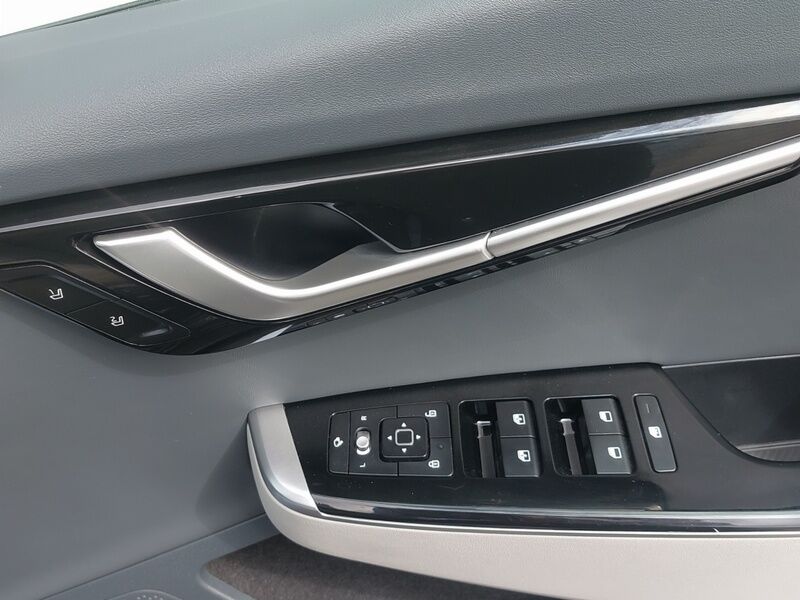 More views of Kia EV6