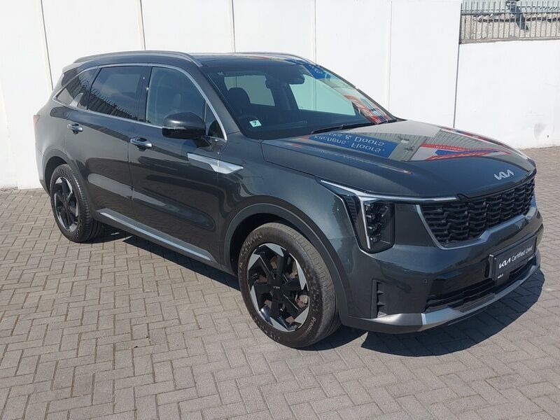 More views of Kia Sorento