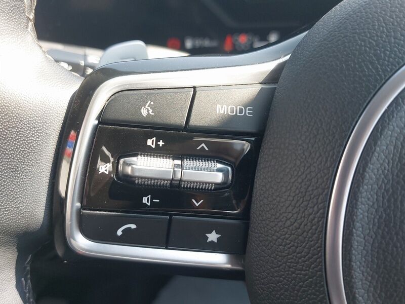 More views of Kia Sorento