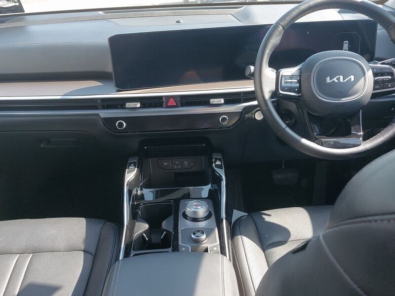 More views of Kia Sorento